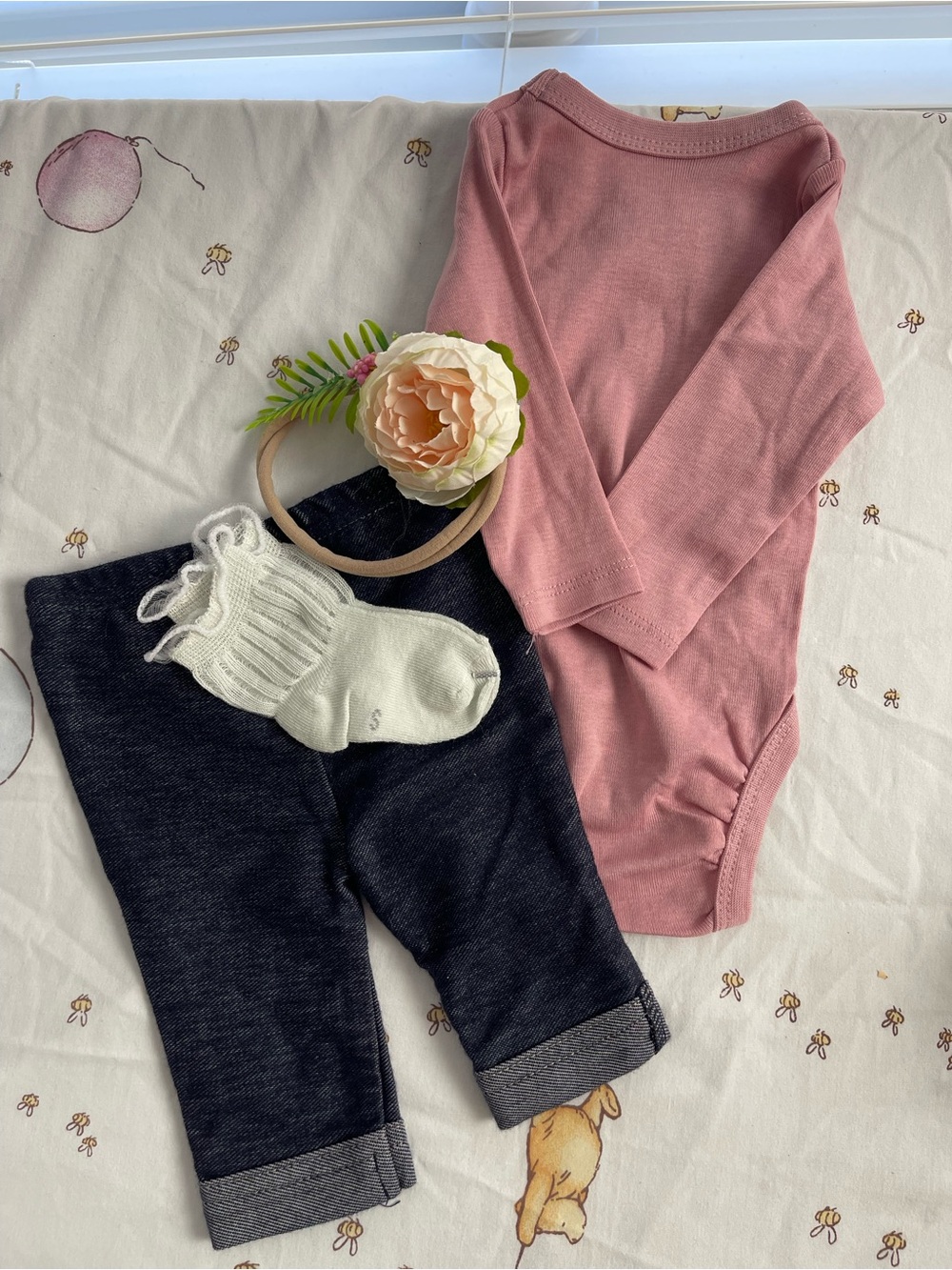 Baby Girls' H&M Pink Long-Sleeve Bodysuit with Dark blue jeans Leggings